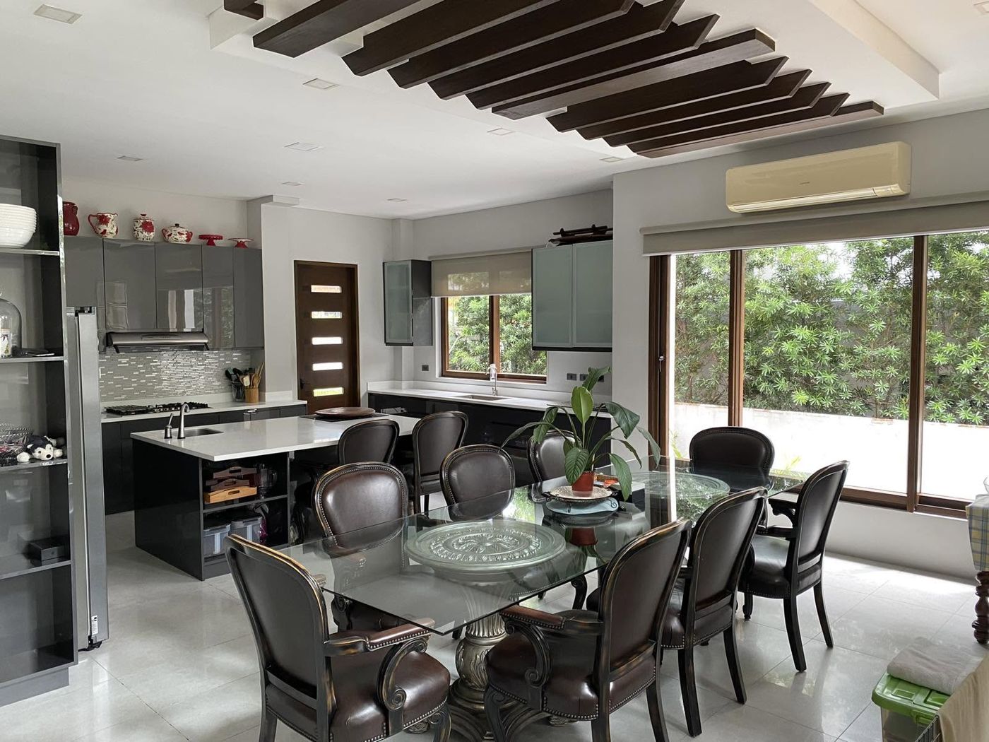 4-Bedroom House and Lot for Sale in Paseo De Magallanes, Makati City – photo 3