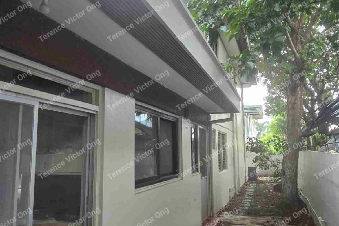 4 Bedroom House for Sale in Dasmariñas North, Makati City near MRT-3 Ayala