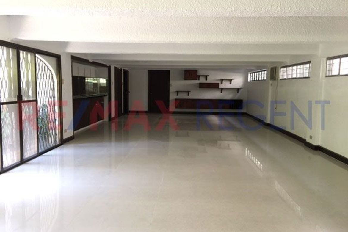 4 Bedroom House for Sale in Dasmariñas North, Makati City near MRT-3 Ayala