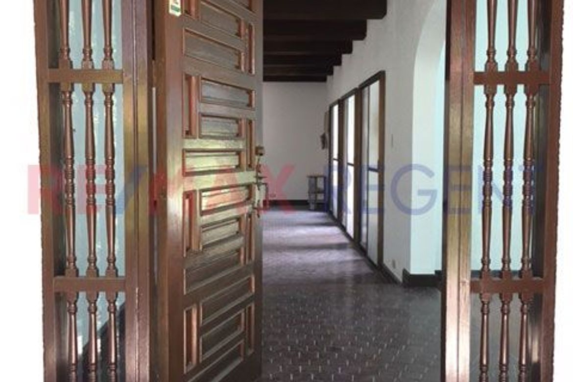 4 Bedroom House for Sale in Dasmariñas North, Makati City near MRT-3 Ayala – photo 16