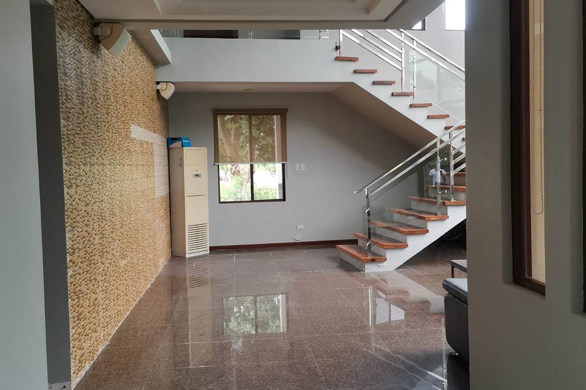 4 Bedroom House for Sale in Guitnang Bayan II, San Mateo, Rizal – photo 2