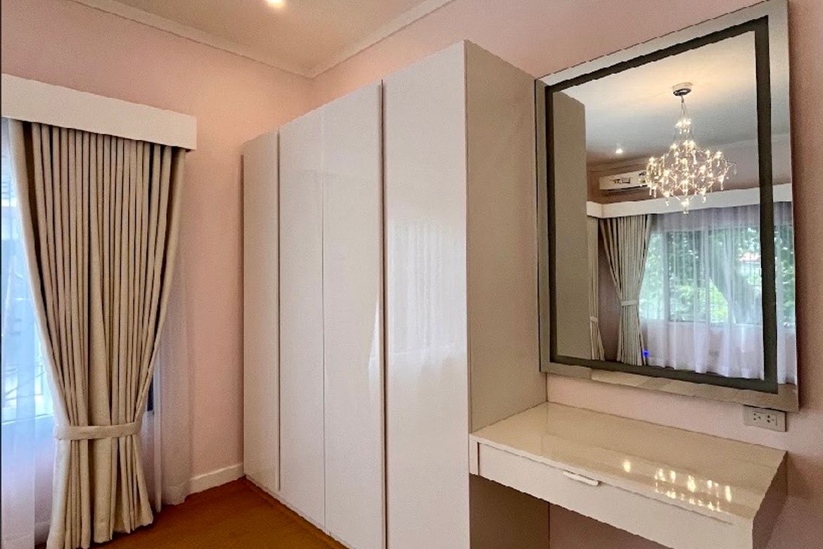 4 Bedroom House for Sale in Magallanes, Makati City near MRT-3 Magallanes – photo 8