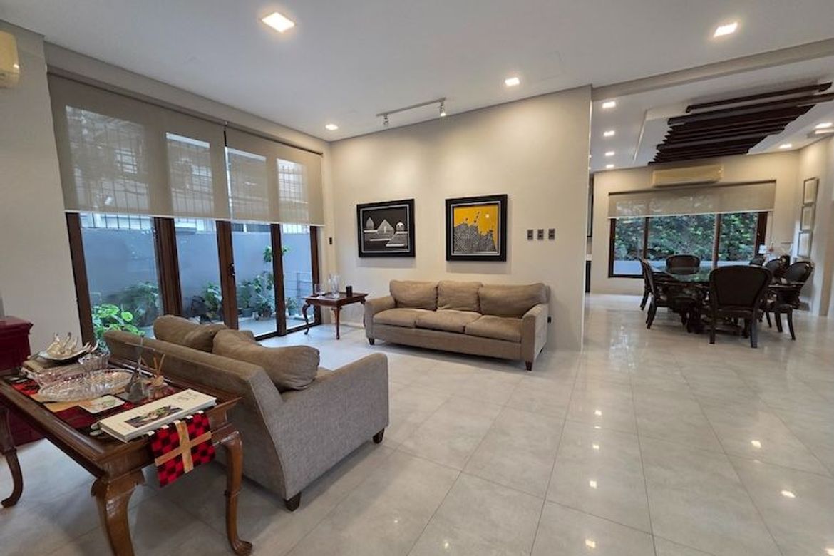 4 Bedroom House for Sale in Magallanes, Makati City near MRT-3 Magallanes – photo 3