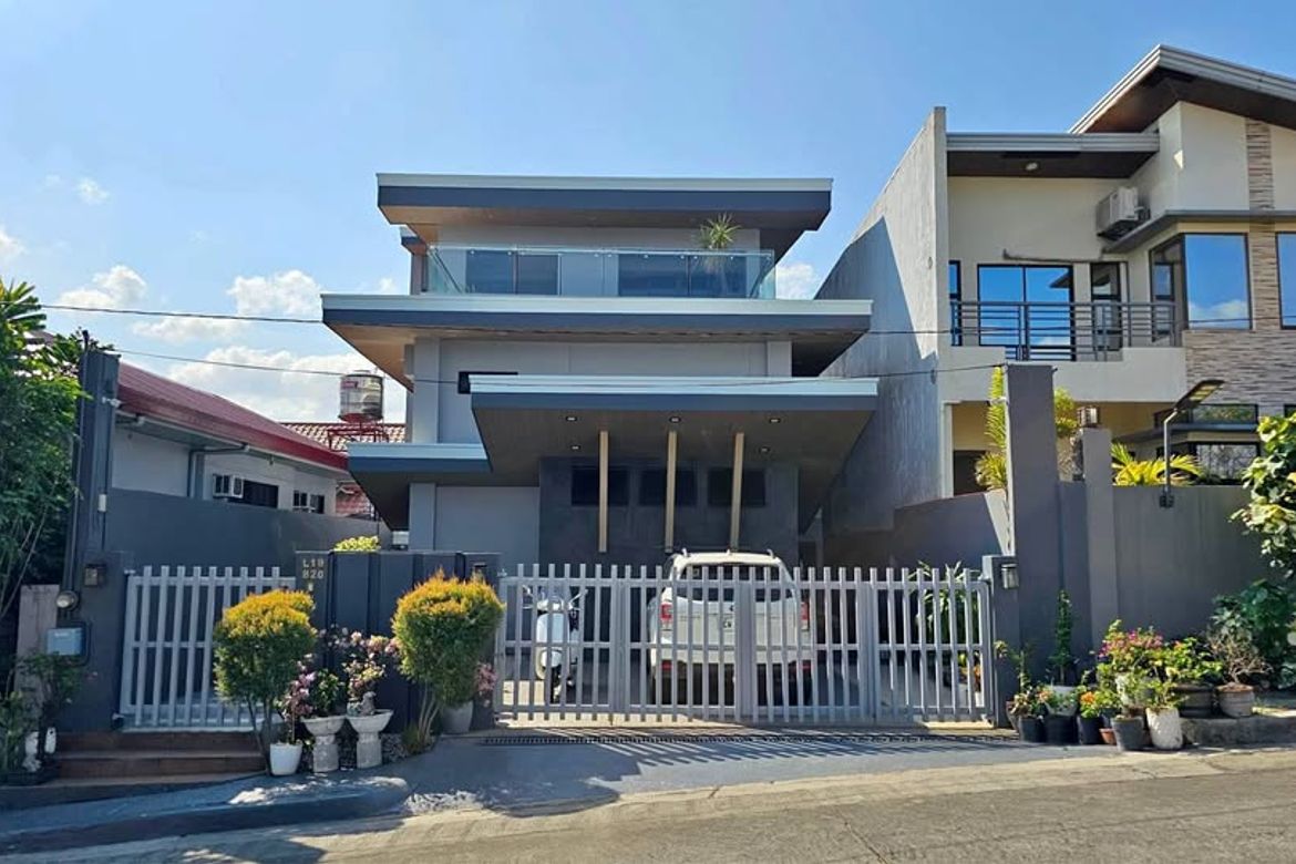 4 Bedroom House for Sale in San Juan, Cainta, Rizal