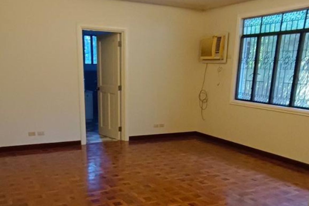 4 Bedroom House for Sale in San Lorenzo, Makati City near MRT-3 Ayala – photo 10