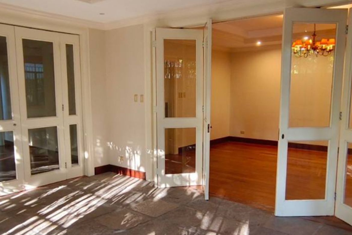 4 Bedroom House for Sale in San Lorenzo, Makati City near MRT-3 Ayala – photo 11