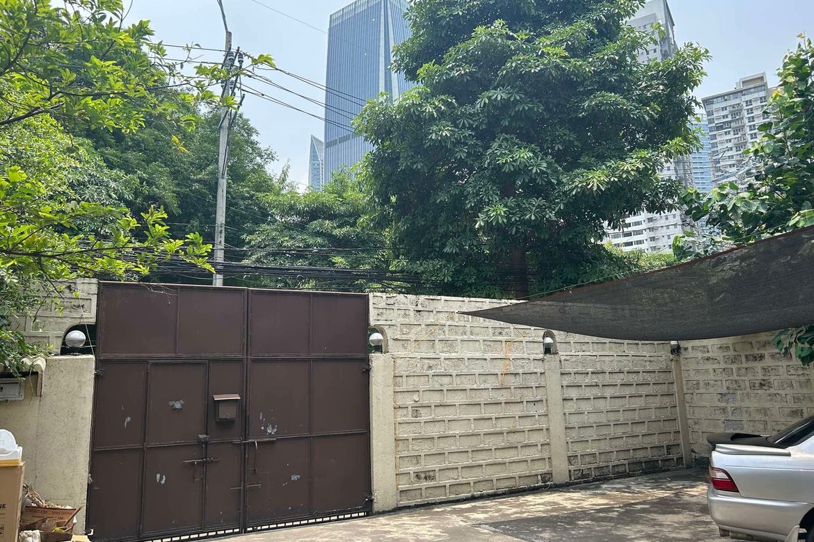 4 Bedroom House for Sale in Santa Cruz, Makati City – photo 10