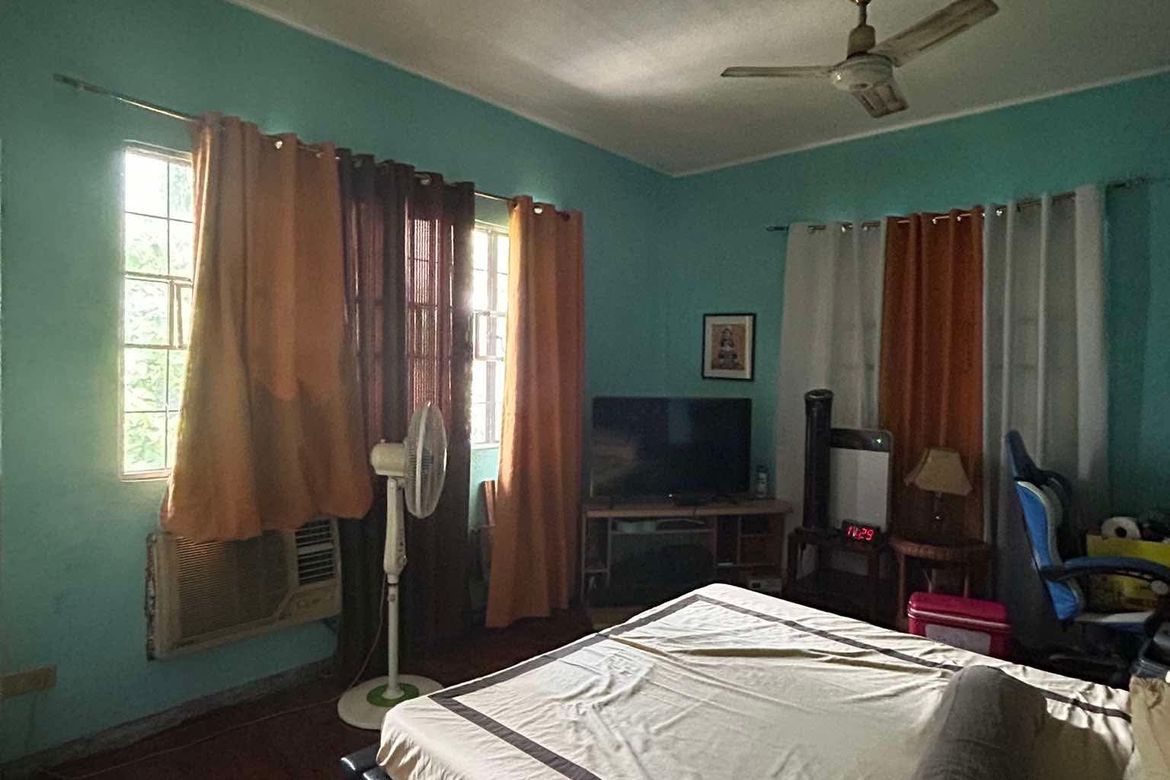 4 Bedroom House for Sale in Santa Cruz, Makati City – photo 14