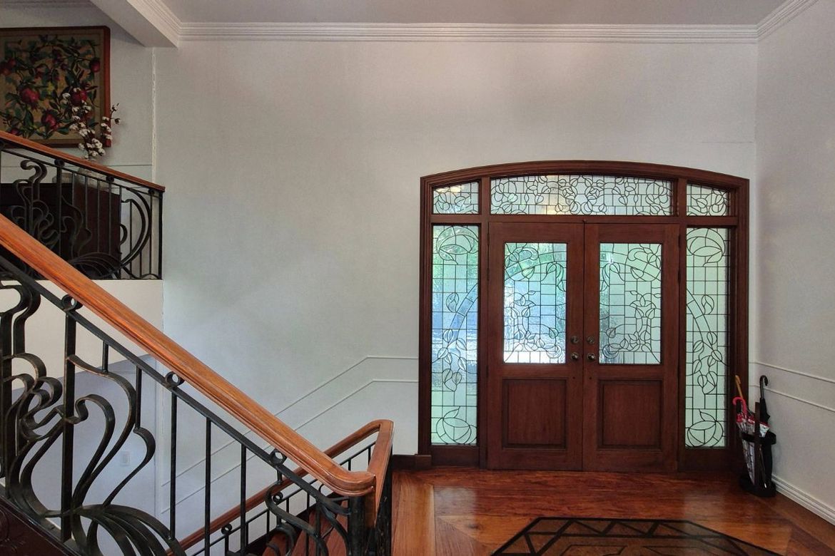 4 Bedroom House for Sale in Urdaneta Village, Urdaneta, Makati City near MRT-3 Buendia – photo 2