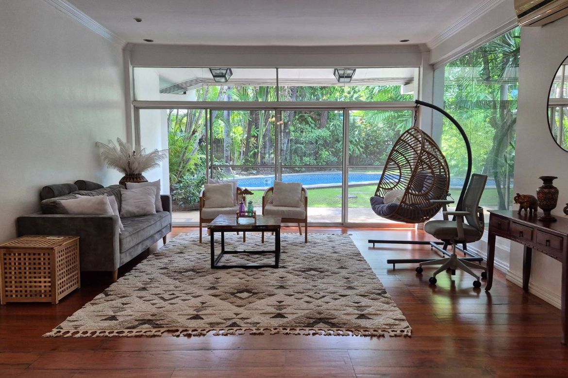 4 Bedroom House for Sale in Urdaneta Village, Urdaneta, Makati City near MRT-3 Buendia – photo 12