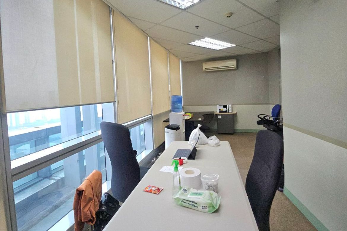 4 Bedroom Office for Sale in San Antonio, Metro Manila near MRT-3 Ortigas – photo 11
