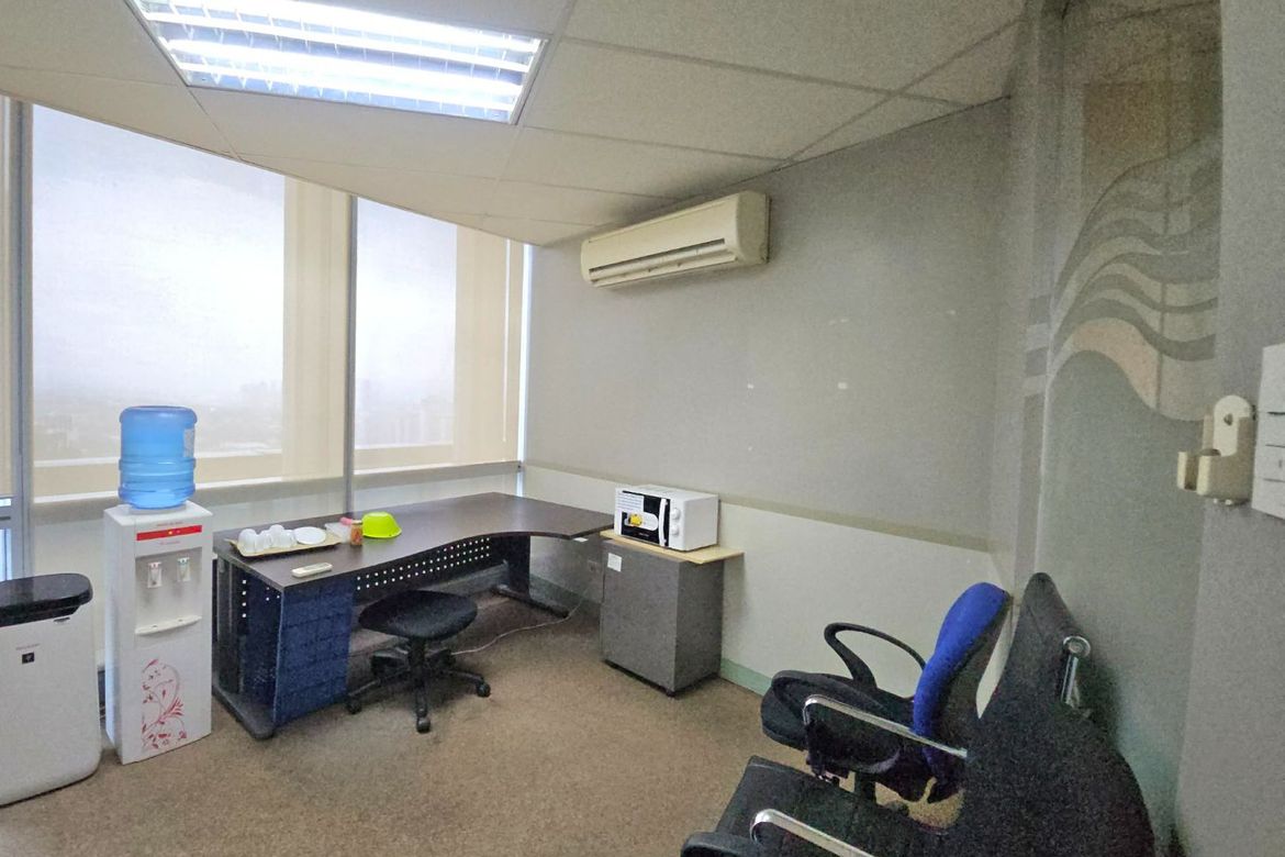 4 Bedroom Office for Sale in San Antonio, Metro Manila near MRT-3 Ortigas – photo 12