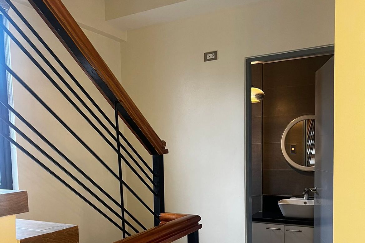 4 Bedroom Townhouse for Sale in San Antonio, Makati City – photo 4