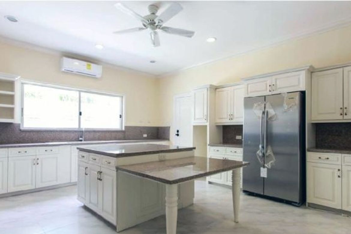 4 Bedroom Villa for Sale in Dasmariñas Village, Dasmariñas North, Makati City near MRT-3 Magallanes – photo 6