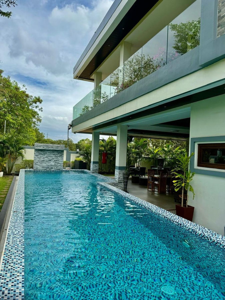 Luxury 5-Bedroom Fairway House for Sale in Manila Southwoods, Carmona, Cavite – photo 3