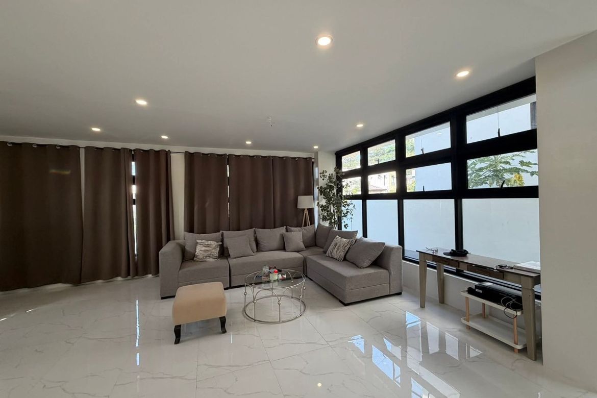 5 Bedroom House for Sale in Cuyambay, Tanay, Rizal