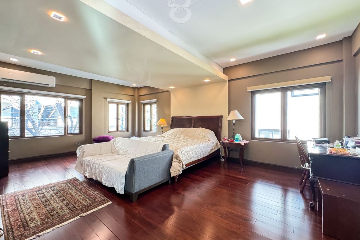5 Bedroom House for Sale in Magallanes, Makati City near MRT-3 Magallanes – photo 6