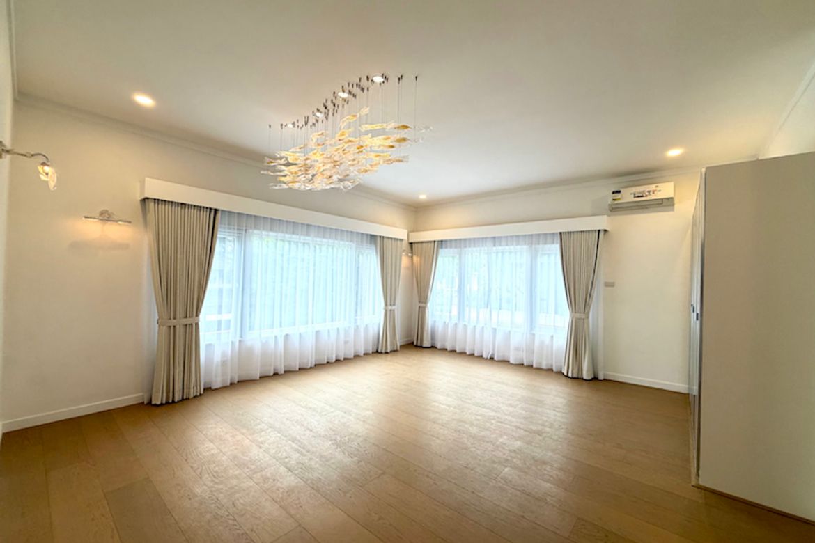 5 Bedroom House for Sale in Magallanes Village, Magallanes, Makati City near MRT-3 Magallanes – photo 9