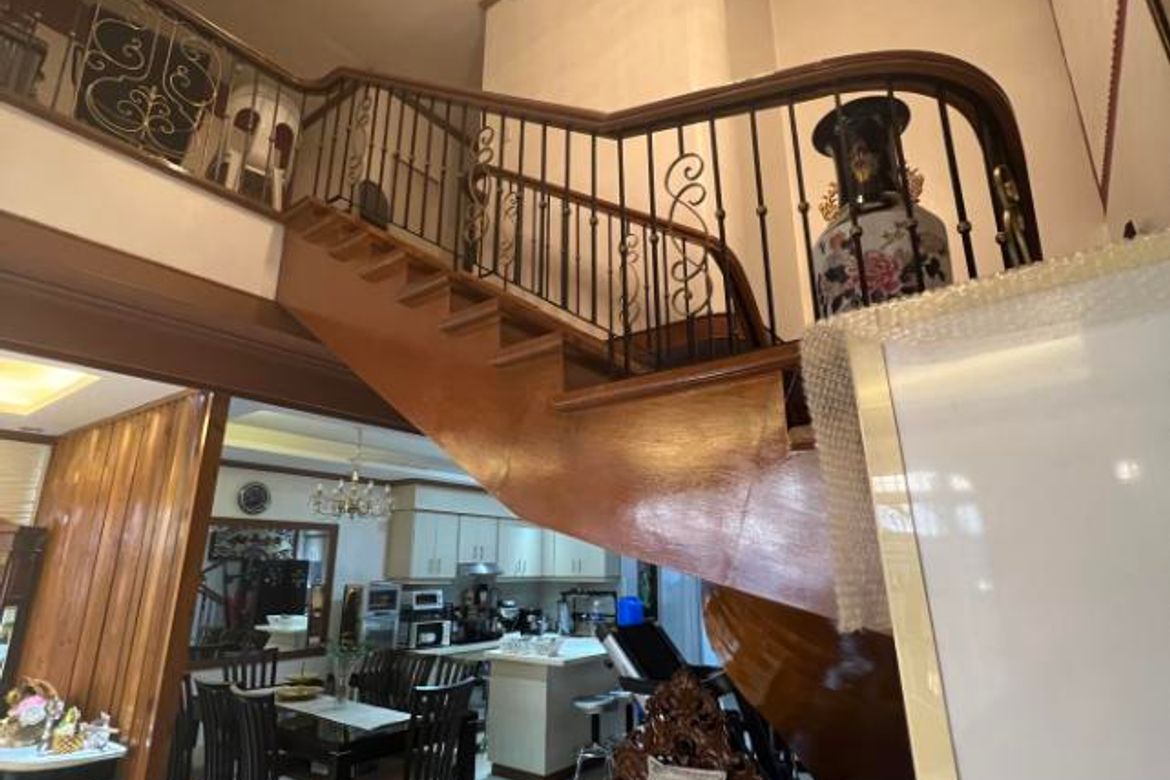 5 Bedroom House for Sale in Palanan, Makati City – photo 4