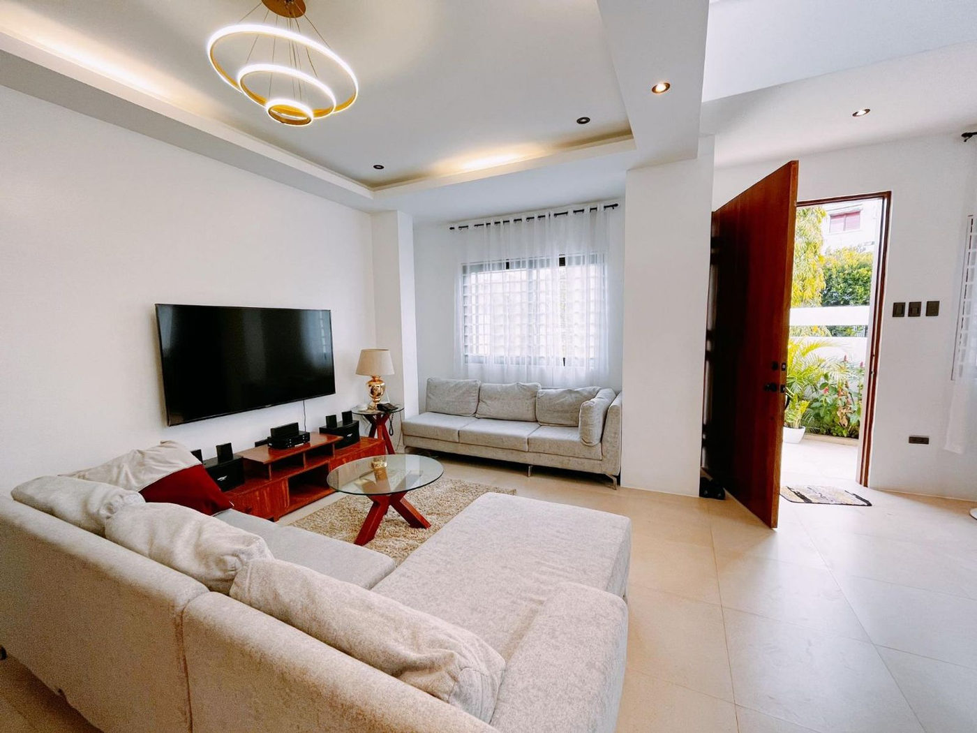 5-Bedroom Modern 3-Storey House with Overlooking View for Sale in Blue Mountains, Antipolo, Rizal – photo 16
