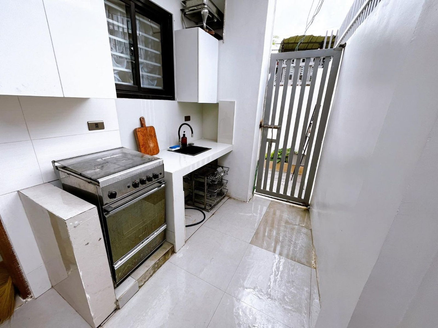 5-Bedroom Modern 3-Storey House with Overlooking View for Sale in Blue Mountains, Antipolo, Rizal – photo 24