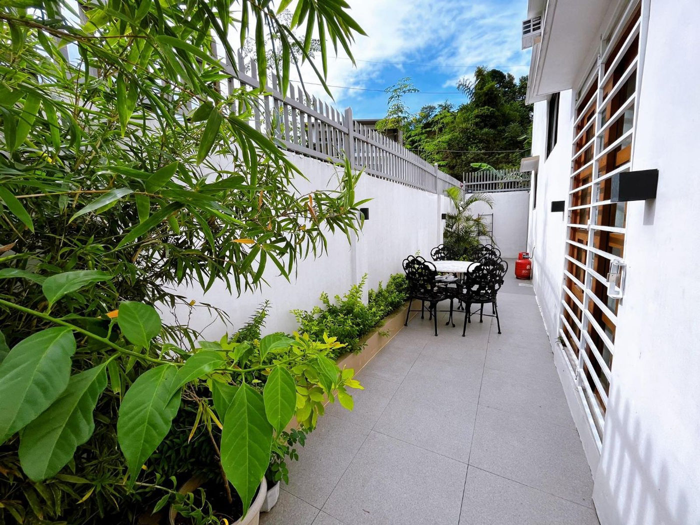 5-Bedroom Modern 3-Storey House with Overlooking View for Sale in Blue Mountains, Antipolo, Rizal – photo 25
