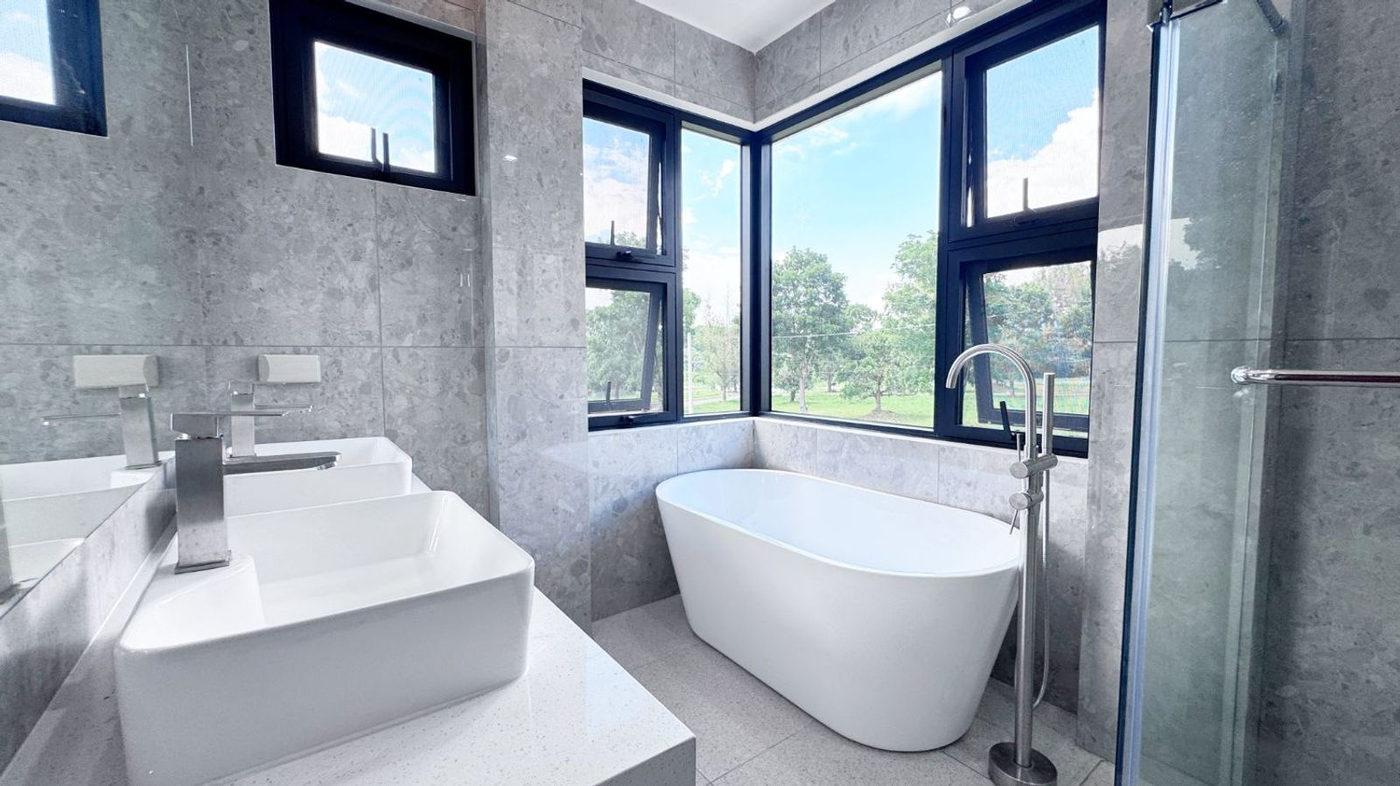5-Bedroom Modern Contemporary House with Pool for Sale in Buck Estate, Alfonso, Cavite – photo 17