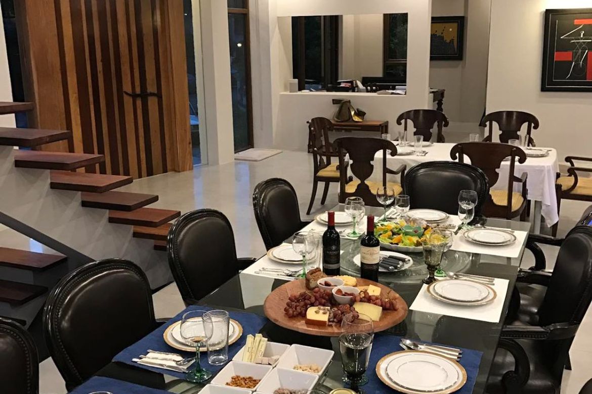 6 Bedroom House for Sale in Magallanes Village, Magallanes, Makati City near MRT-3 Magallanes – photo 7