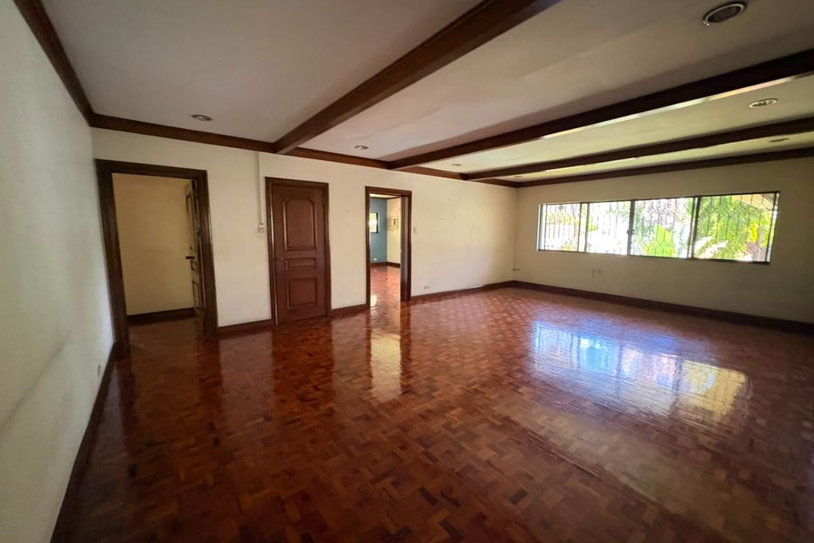 6 Bedroom House for Sale in Urdaneta Village, Urdaneta, Makati City near MRT-3 Buendia – photo 11