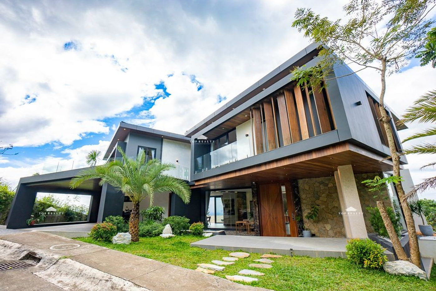 6-Bedroom Luxury Modern Tropical Home with Pool for Sale in Timberland Heights, San Mateo, Rizal – photo 3