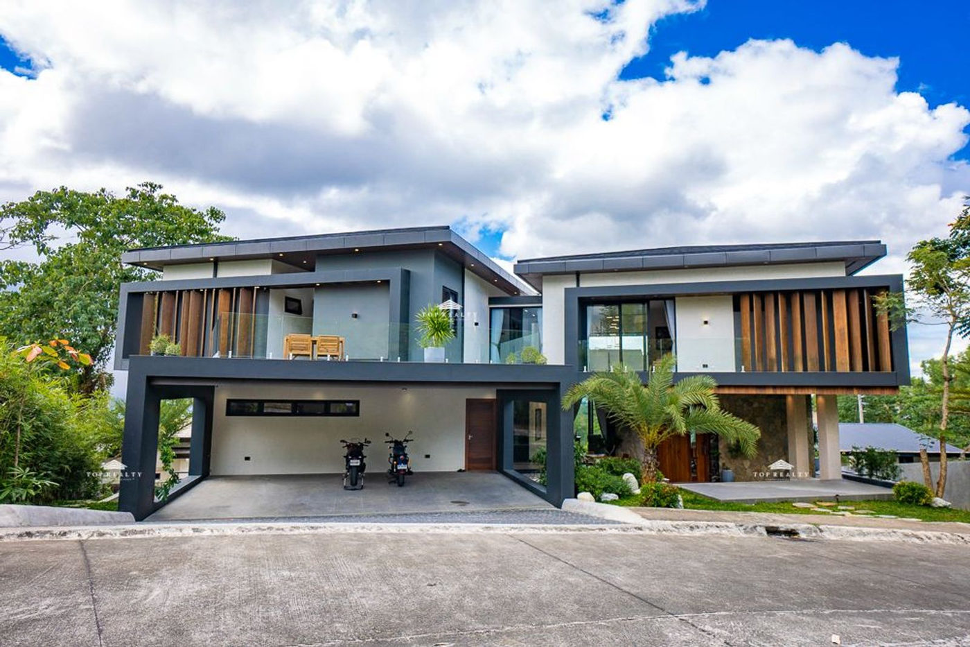 6-Bedroom Luxury Modern Tropical Home with Pool for Sale in Timberland Heights, San Mateo, Rizal – photo 17