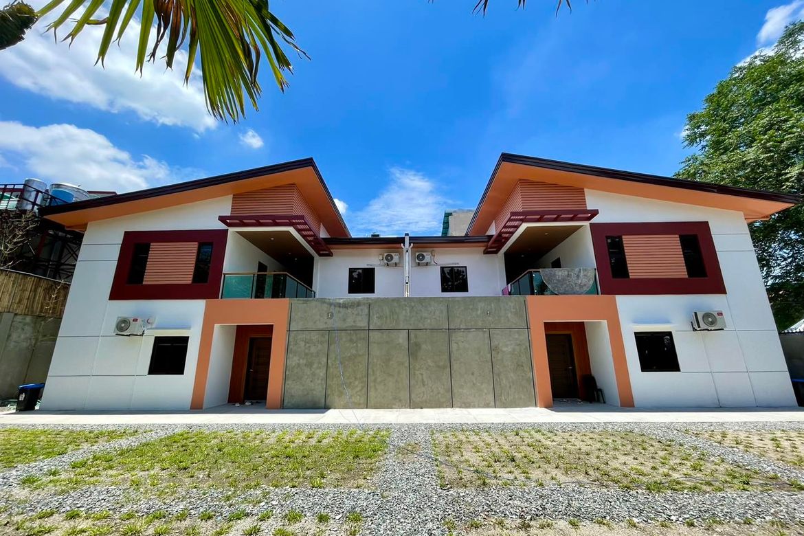 6 Bedroom Villa for Sale in Malabanias, Angeles, Pampanga