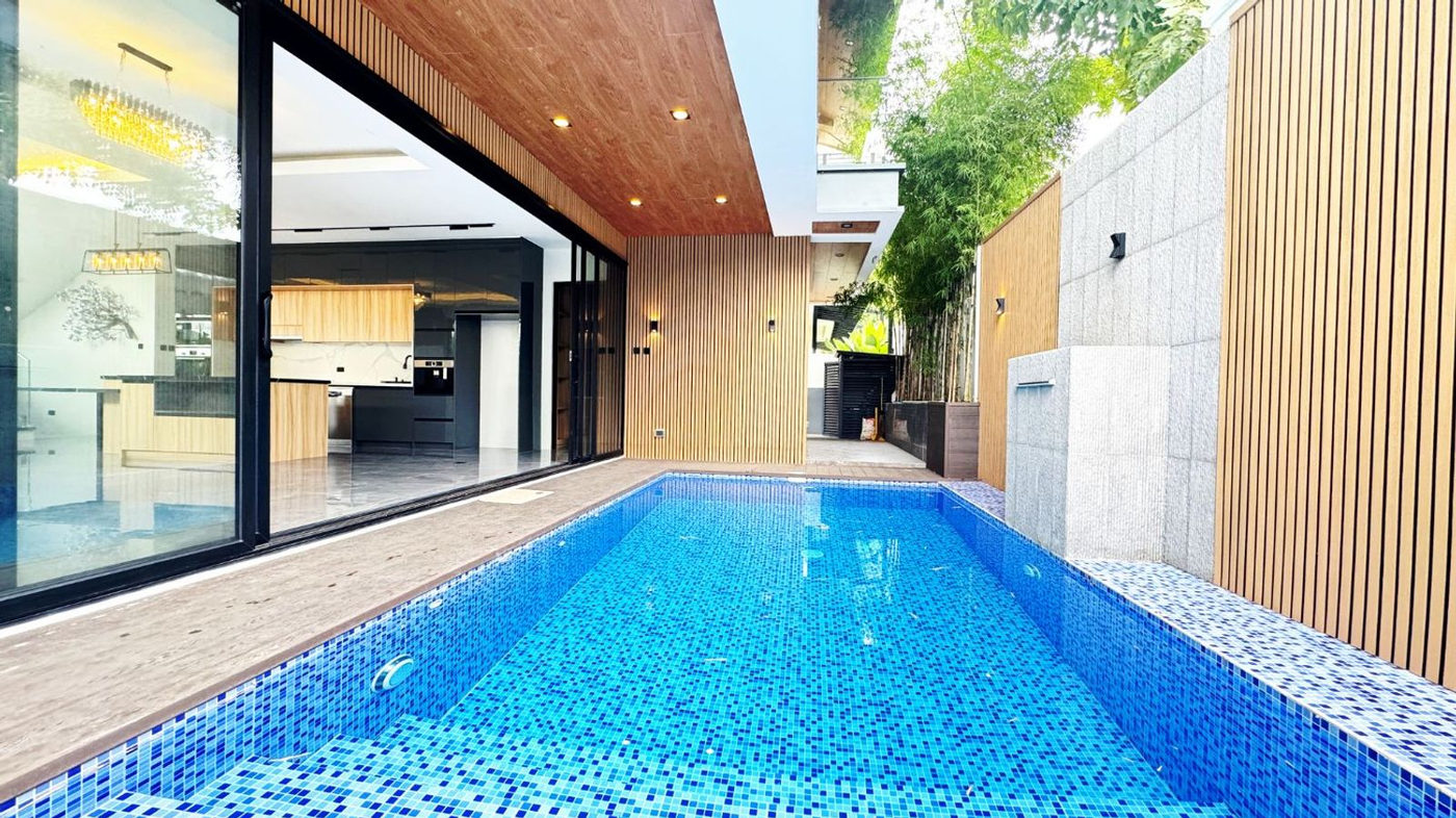 Brand-New 7-Bedroom 3-Storey House with Pool for Sale in Tokyo Mansions, South Forbes, Silang, Cavite – photo 3