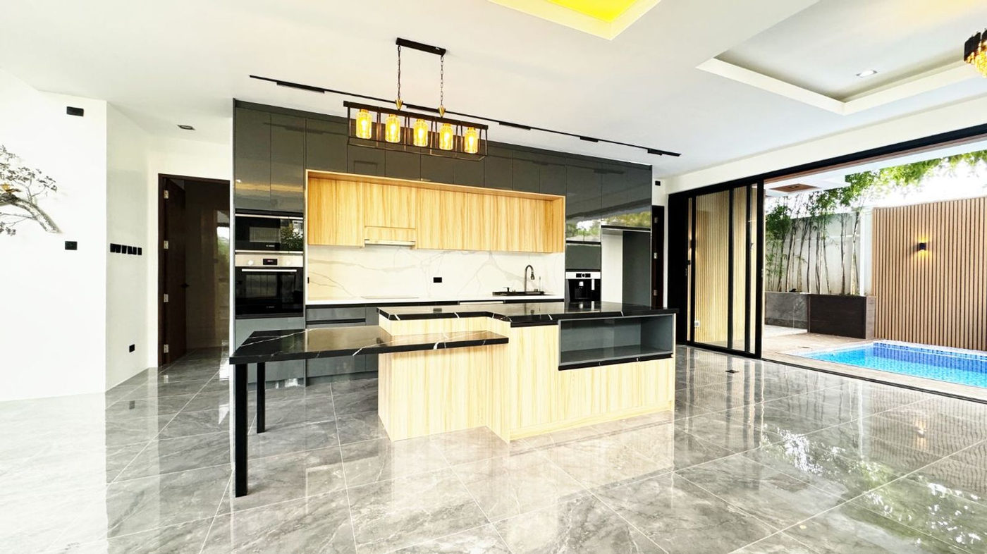 Brand-New 7-Bedroom 3-Storey House with Pool for Sale in Tokyo Mansions, South Forbes, Silang, Cavite – photo 6