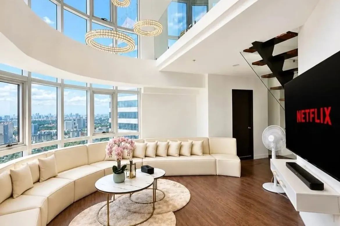 7 Bedroom Condo for Sale in Fort Victoria, BGC, Taguig