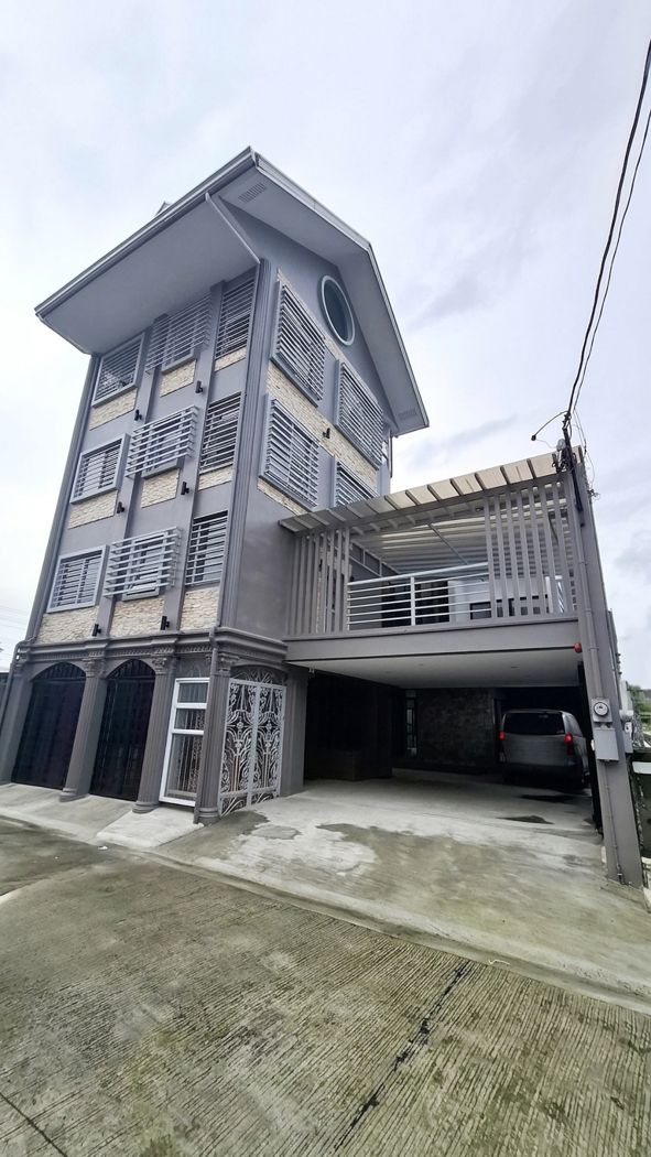 8-Bedroom House and Lot for Sale in GSIS Village, Quezon City