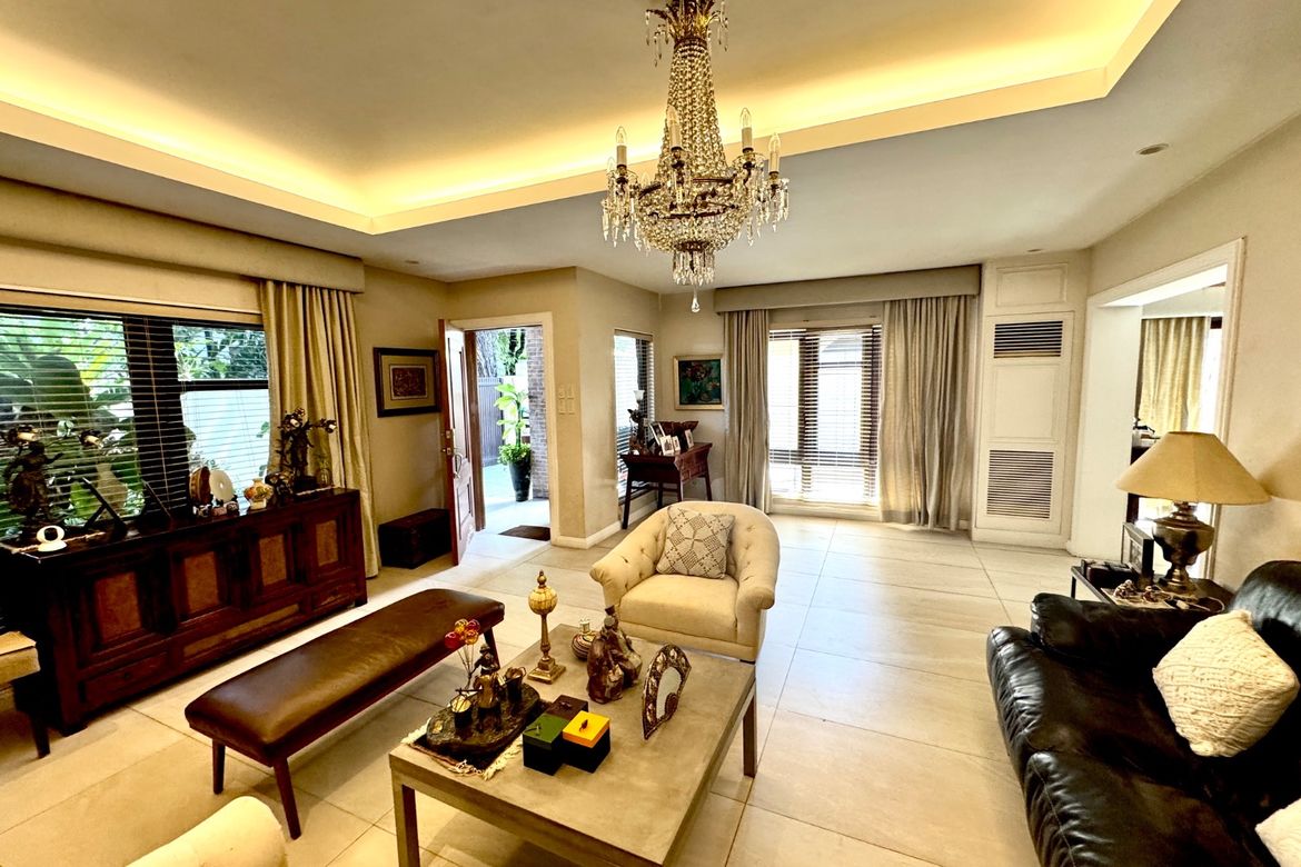 8 Bedroom House for Sale in San Lorenzo, Makati City near MRT-3 Ayala – photo 2
