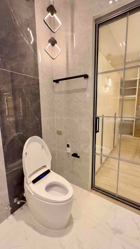 8-Bedroom Luxury Corner House with Pool for Sale in Greenwoods Executive Village, Pasig–Cainta – photo 25