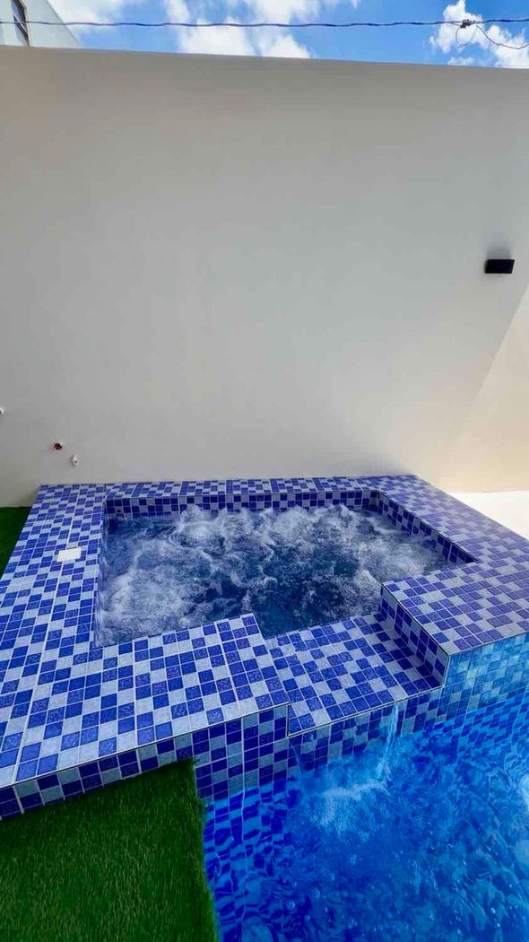 8-Bedroom Luxury Corner House with Pool for Sale in Greenwoods Executive Village, Pasig–Cainta – photo 34