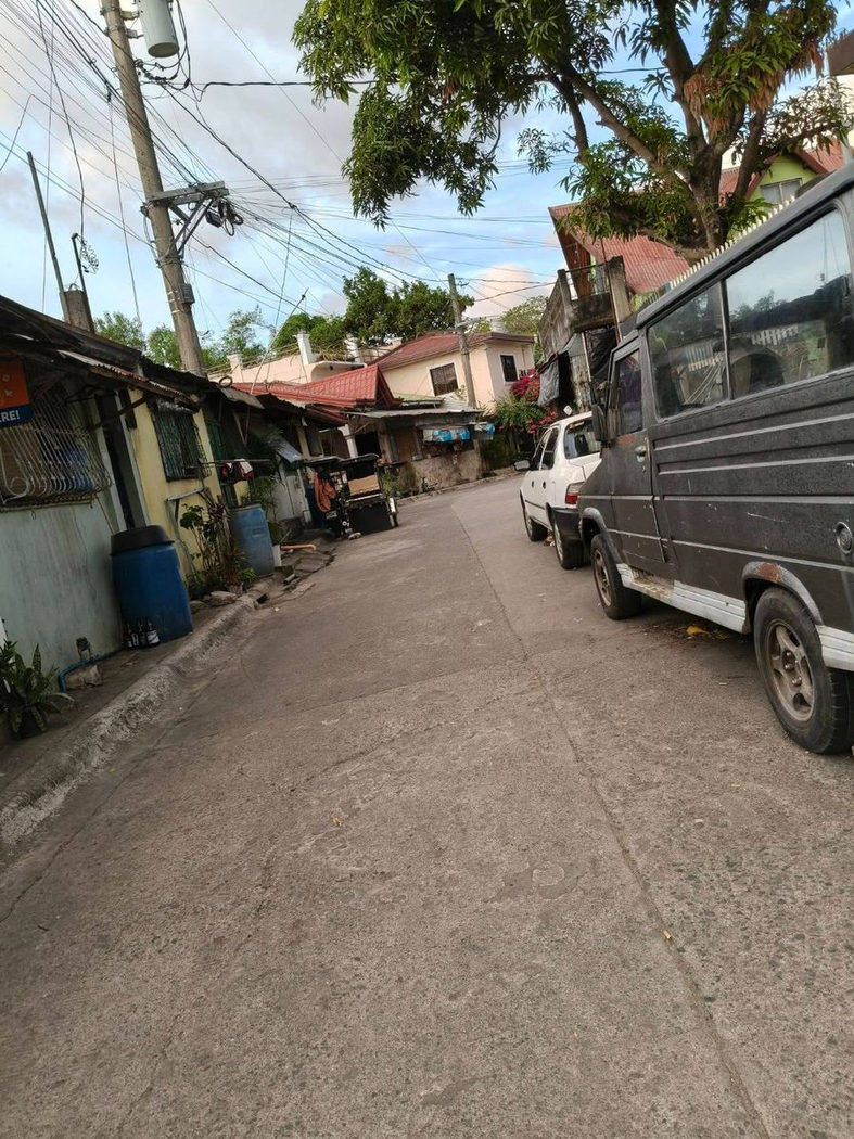 82 SQM Commercial-Residential House and Lot with 3 Doors for Sale in Carissa 1, Teresa, Rizal – photo 8
