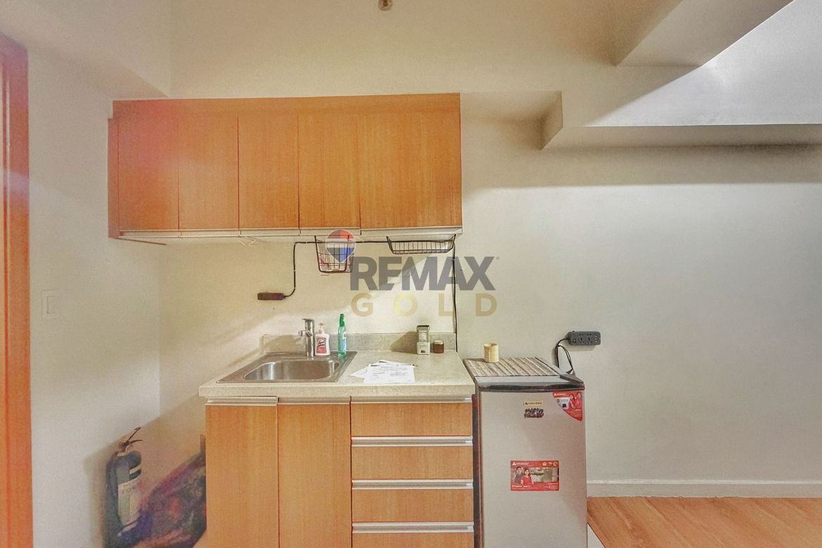 Condo for Sale in Eton Tower Makati, San Lorenzo, Makati City – photo 5