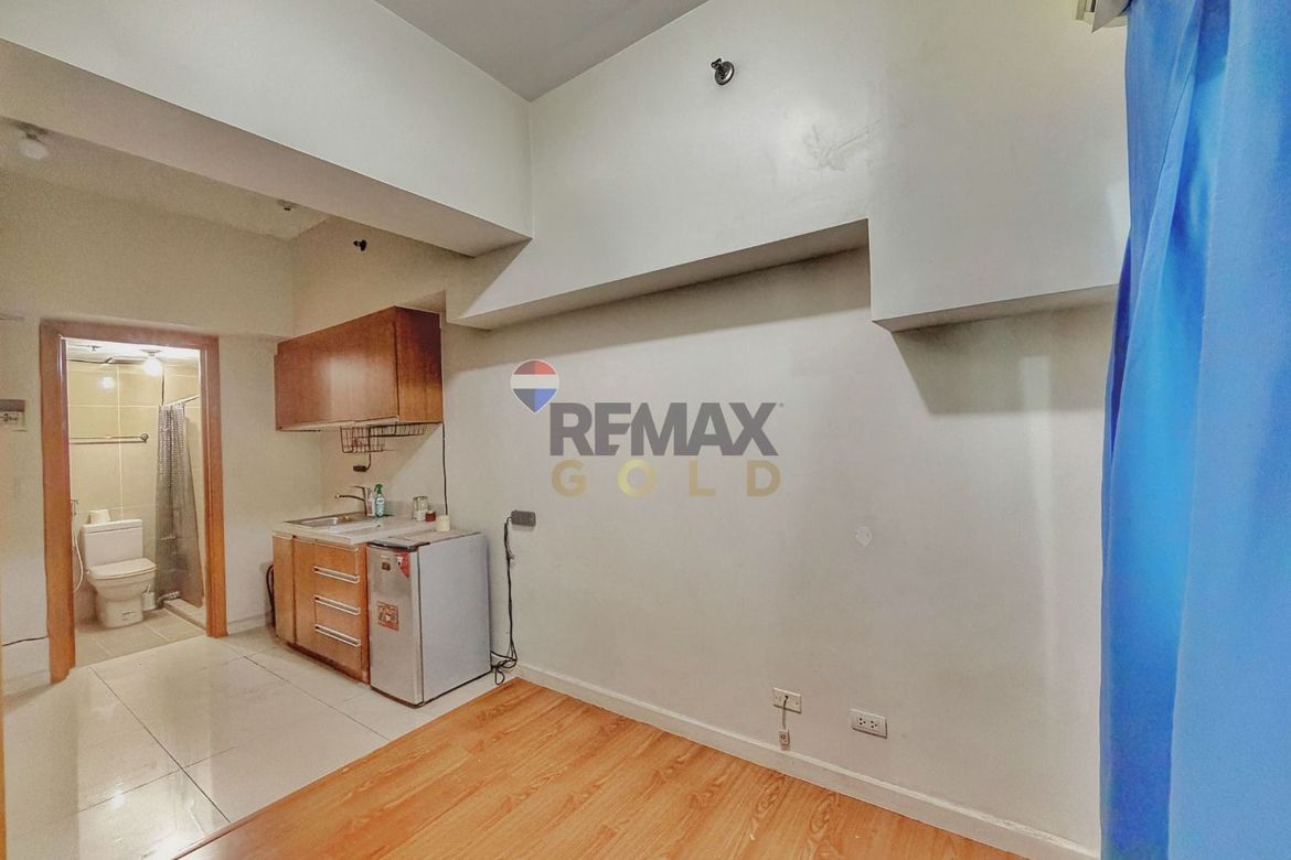 Condo for Sale in Eton Tower Makati, San Lorenzo, Makati City – photo 13