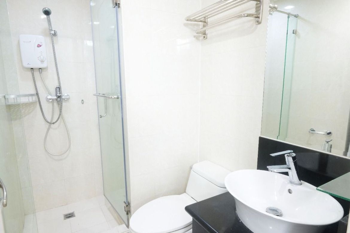 Condo for Sale in Greenbelt Chancellor, San Lorenzo, Makati City