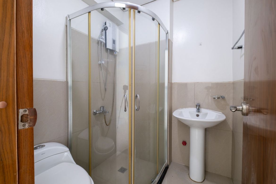 Condo for Sale in The Beacon, Bangkal, Makati City near MRT-3 Magallanes – photo 10