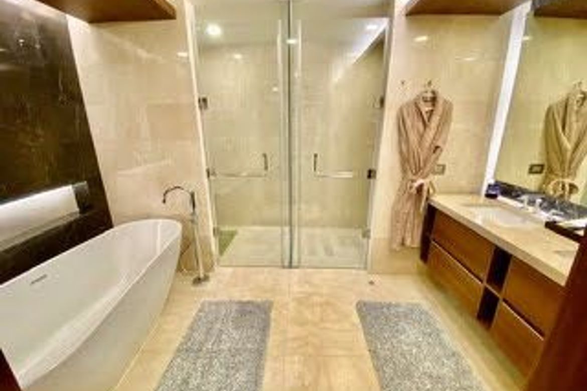 Condo for Sale in Two Roxas Triangle, Bel-Air, Makati City – photo 7