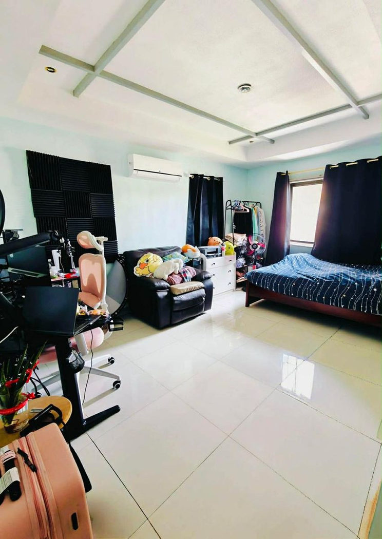 Fully Furnished 4-Bedroom Corner Villa for Sale in South Forbes Villas, Silang, Cavite – photo 14