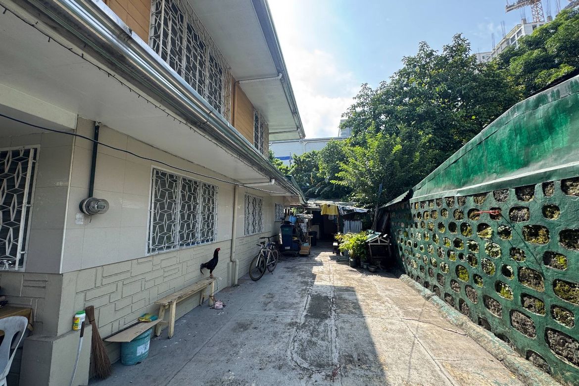Land for Sale in Carmona, Makati City