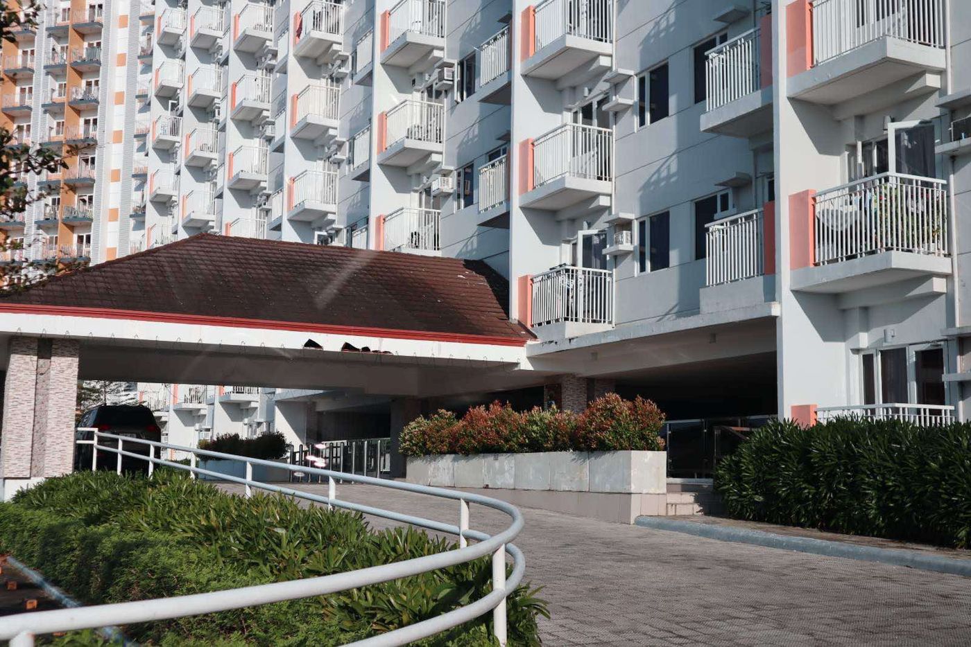 Lush 2-Bedroom Condo Unit for Sale in Field Residences, Las Piñas City