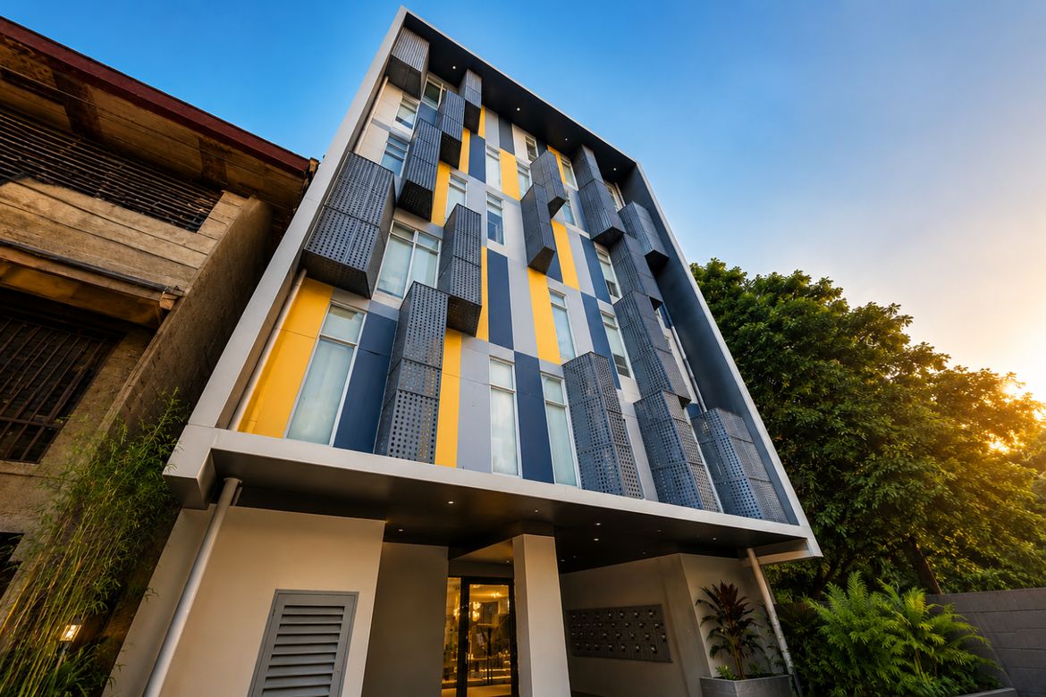 Shophouse for Sale in Forbes Park North, Makati City near MRT-3 Buendia – photo 4