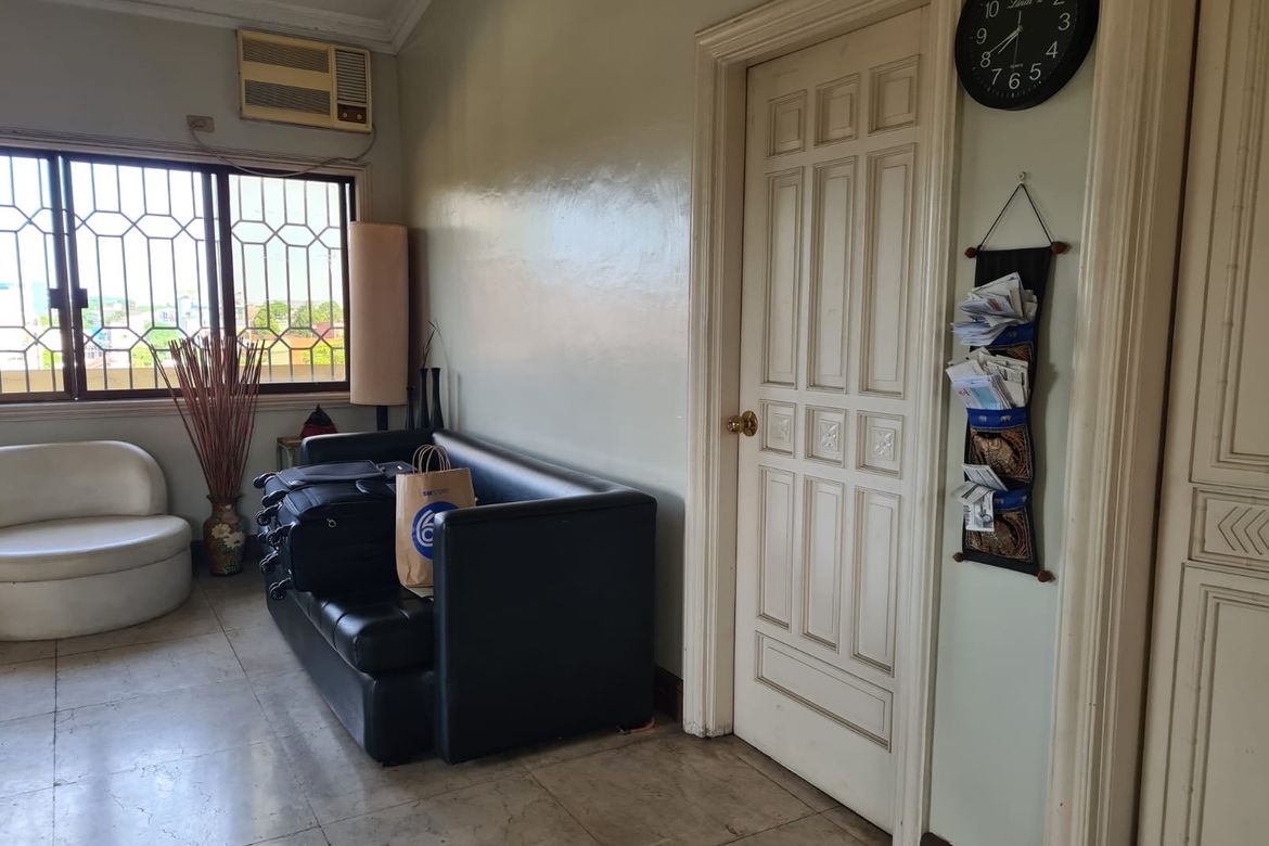 Shophouse for Sale in Guitnang Bayan II, San Mateo, Rizal